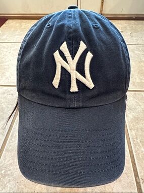 New Era New York Yankees Navy Cap with White Embroidered Logo